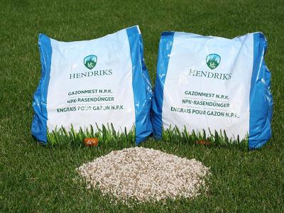 Gras bemesten in de zomer | Hendriks Graszoden