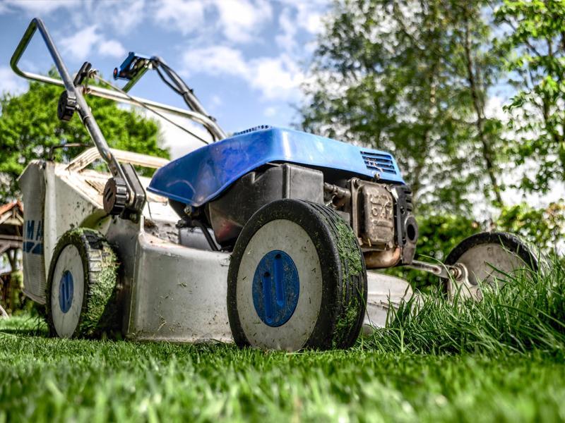 Graszoden maaien Graszoden maaien